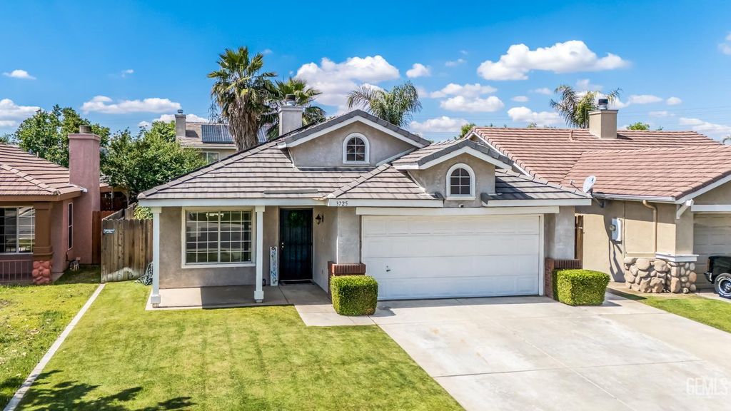Photo of 3725 Boswellia Drive, Bakersfield, CA 93311 (MLS # 202604031)