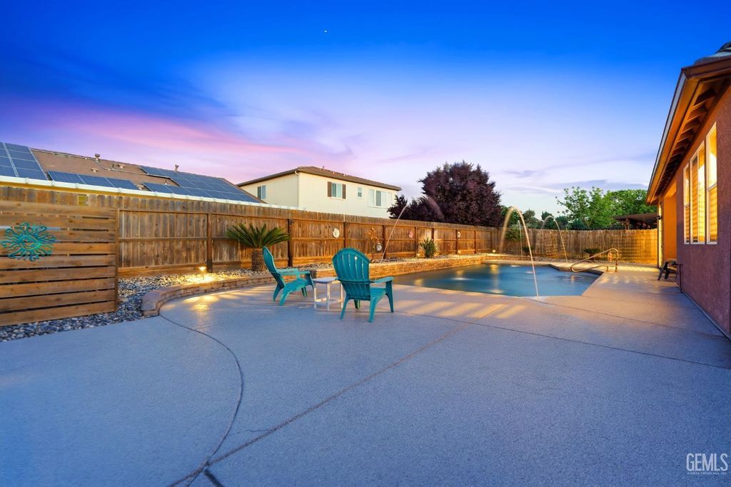 Photo of 1998 Albarino Street, Tulare, CA 93274 (MLS # 202603921)