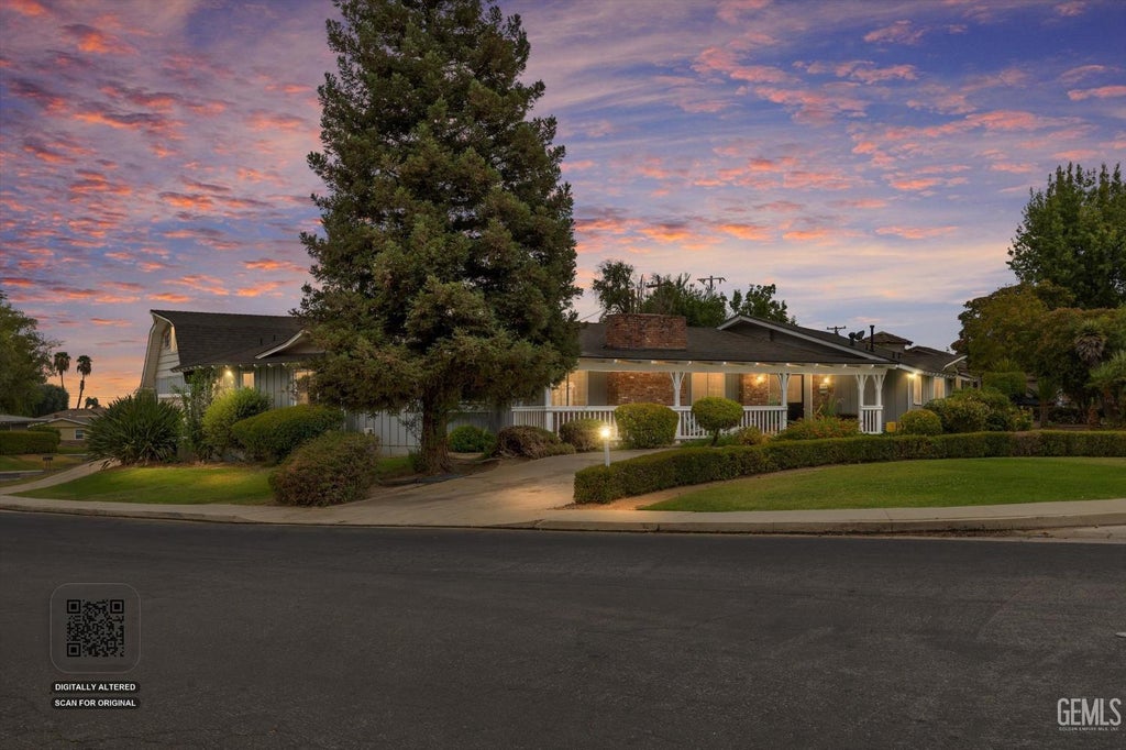 Photo of 3641 Country Club Drive, Bakersfield, CA 93306 (MLS # 202609651)