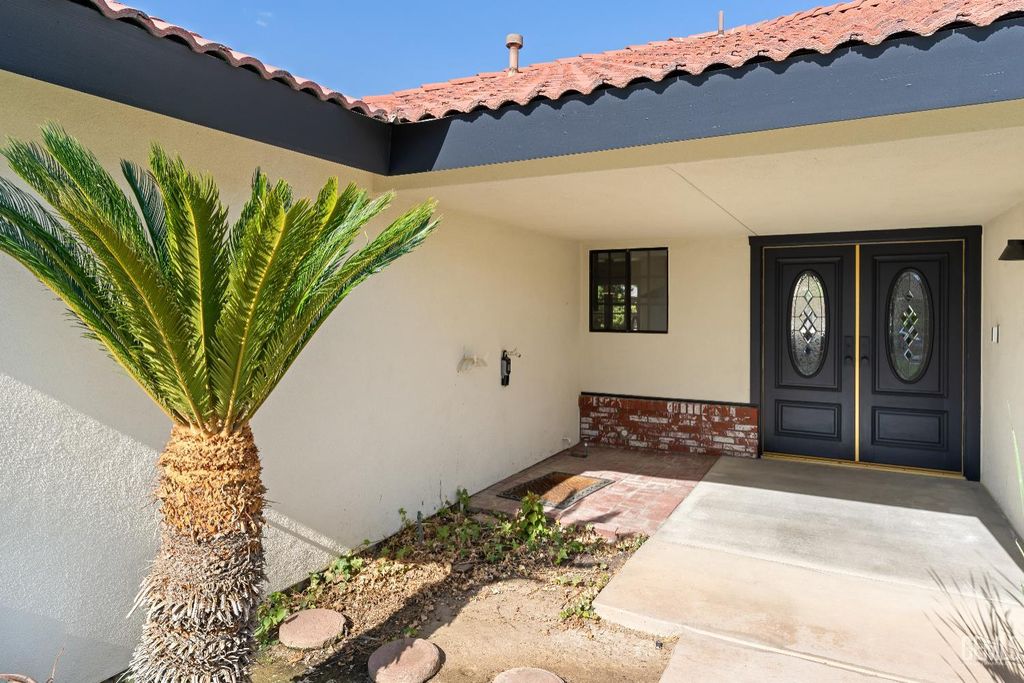 Photo of 4000 Clancy Court, Bakersfield, CA 93311 (MLS # 202510940)