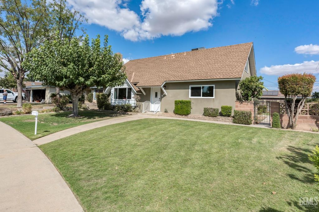 Photo of 3221 Colgate Lane, Bakersfield, CA 93306 (MLS # 202510922)