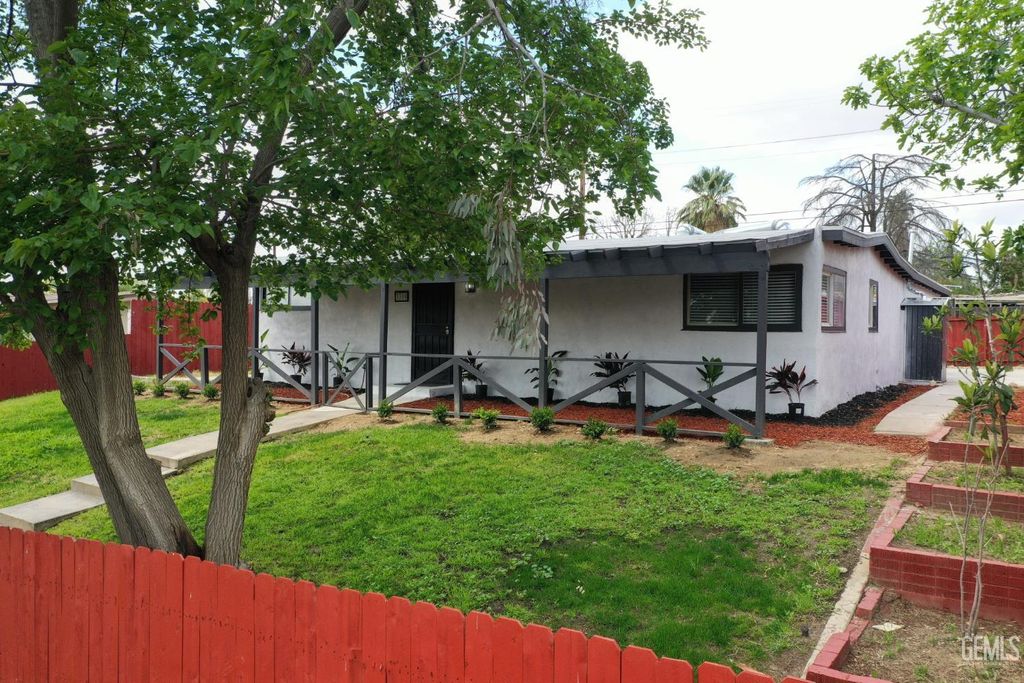 Photo of 3300 Bucknell Street, Bakersfield, CA 93305 (MLS # 202510694)