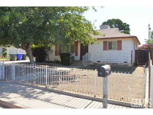 Photo of 901 Greenwood Drive, Bakersfield, CA 93306 (MLS # 202608856)