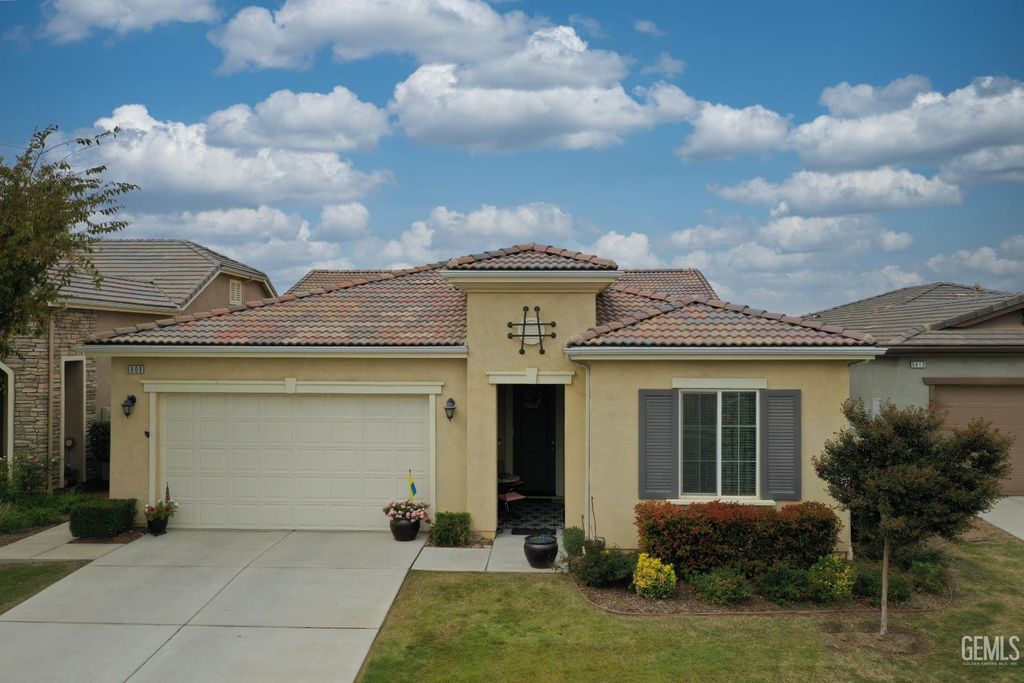 Photo of 5908 Orange Hill Place, Bakersfield, CA 93306 (MLS # 202511018)