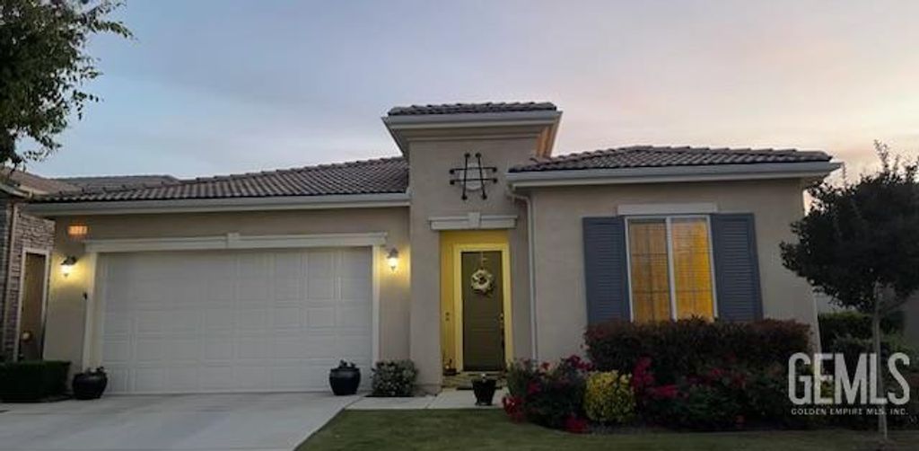 Photo of 5908 Orange Hill Place, Bakersfield, CA 93306 (MLS # 202511018)