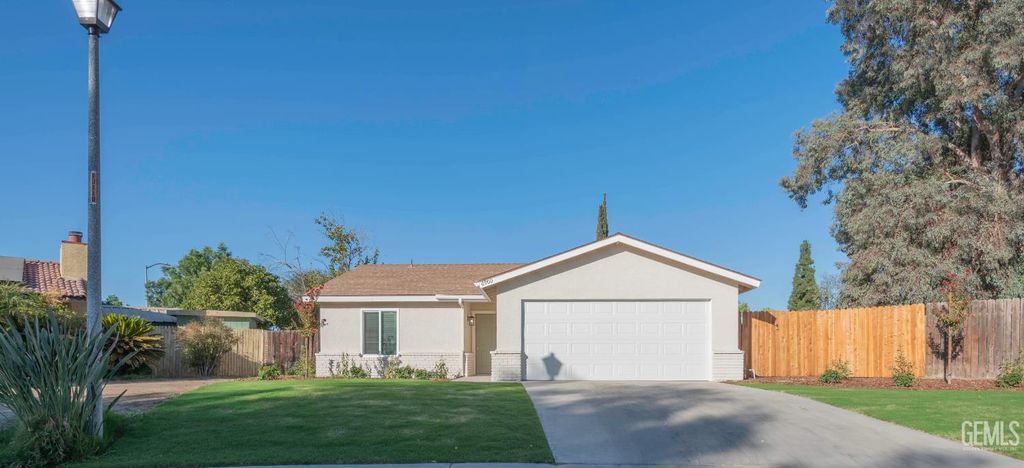 Photo of 6900 Palmetto Court, Bakersfield, CA 93309 (MLS # 202510634)