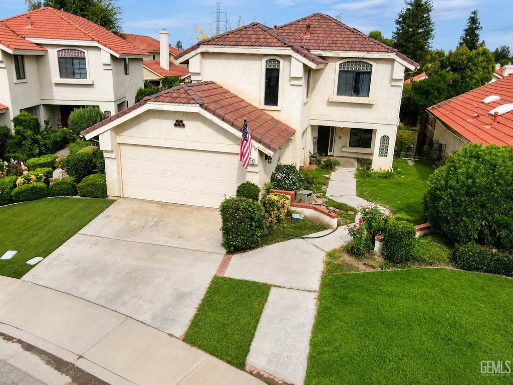 Photo of 8212 Chaucer Street, Bakersfield, CA 93311 (MLS # 202608318)