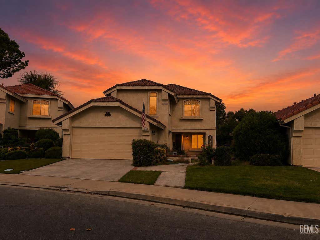Photo of 8212 Chaucer Street, Bakersfield, CA 93311 (MLS # 202608318)