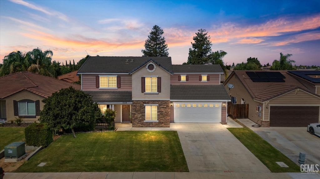 Photo of 11018 Sonoma Creek Court, Bakersfield, CA 93312 (MLS # 202510824)