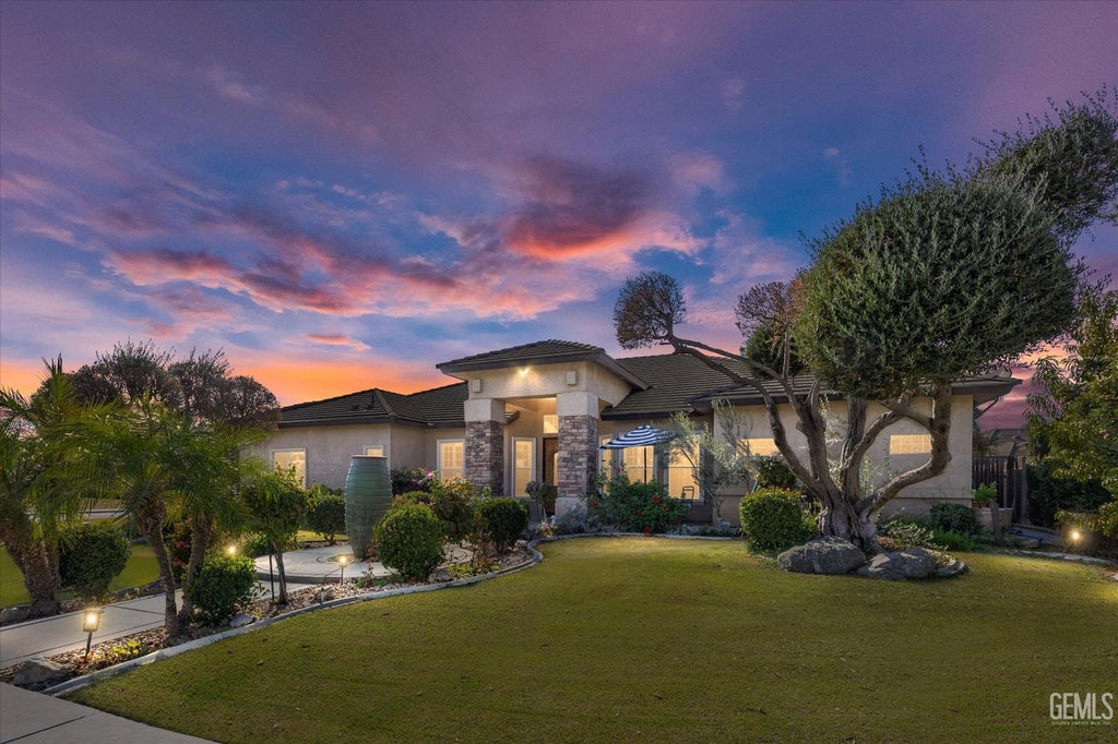 Photo of 901 Katie Court, Shafter, CA 93263 (MLS # 202511775)
