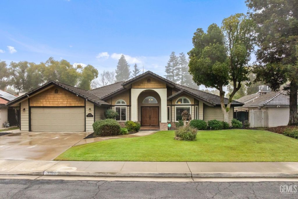 Photo of 2200 Gambel Oak Way Way, Bakersfield, CA 93311 (MLS # 202600804)