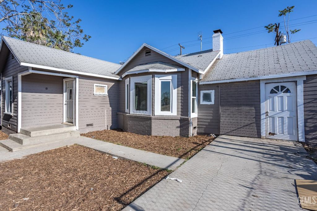 Photo of 1322 Quincy Street, Bakersfield, CA 93305 (MLS # 202601595)