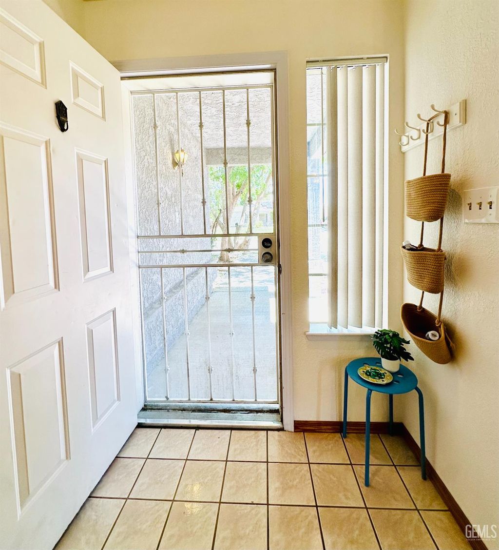 Photo of 1173 Redwood Court, Tehachapi, CA 93561 (MLS # 202600945)