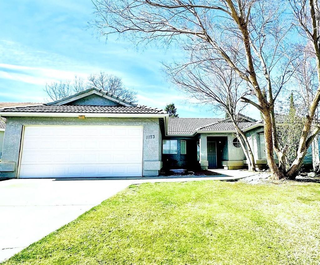 Photo of 1173 Redwood Court, Tehachapi, CA 93561 (MLS # 202600945)