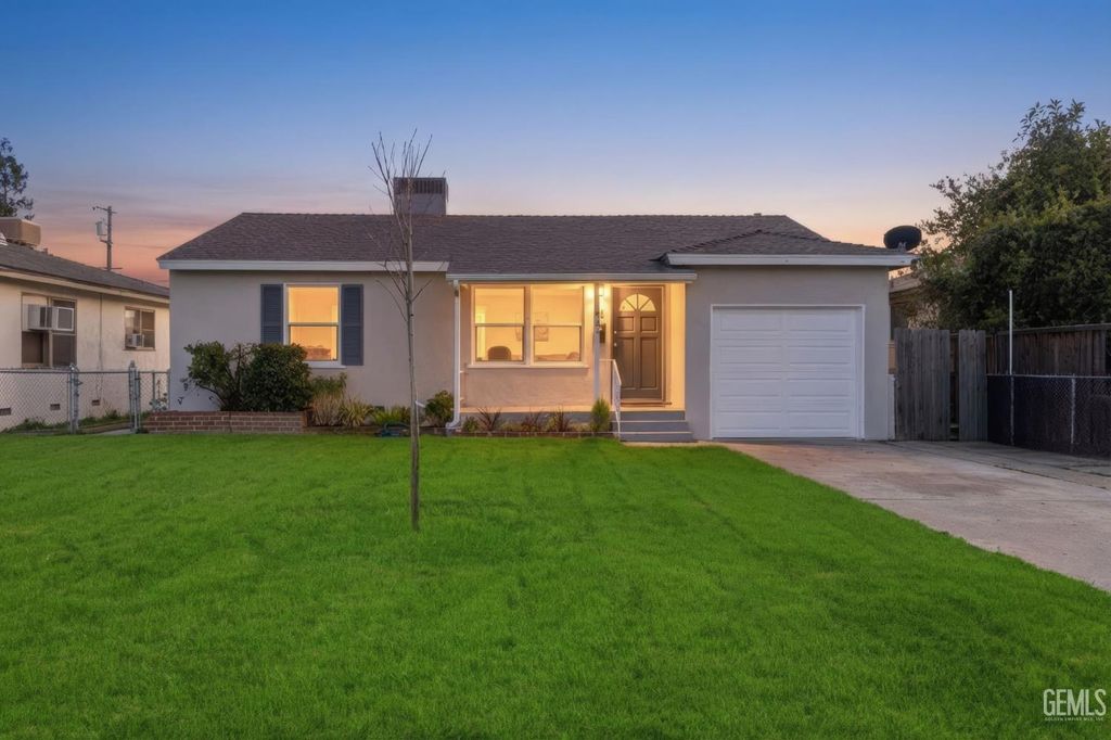 Photo of 439 Arvin Street, Bakersfield, CA 93308 (MLS # 202601029)