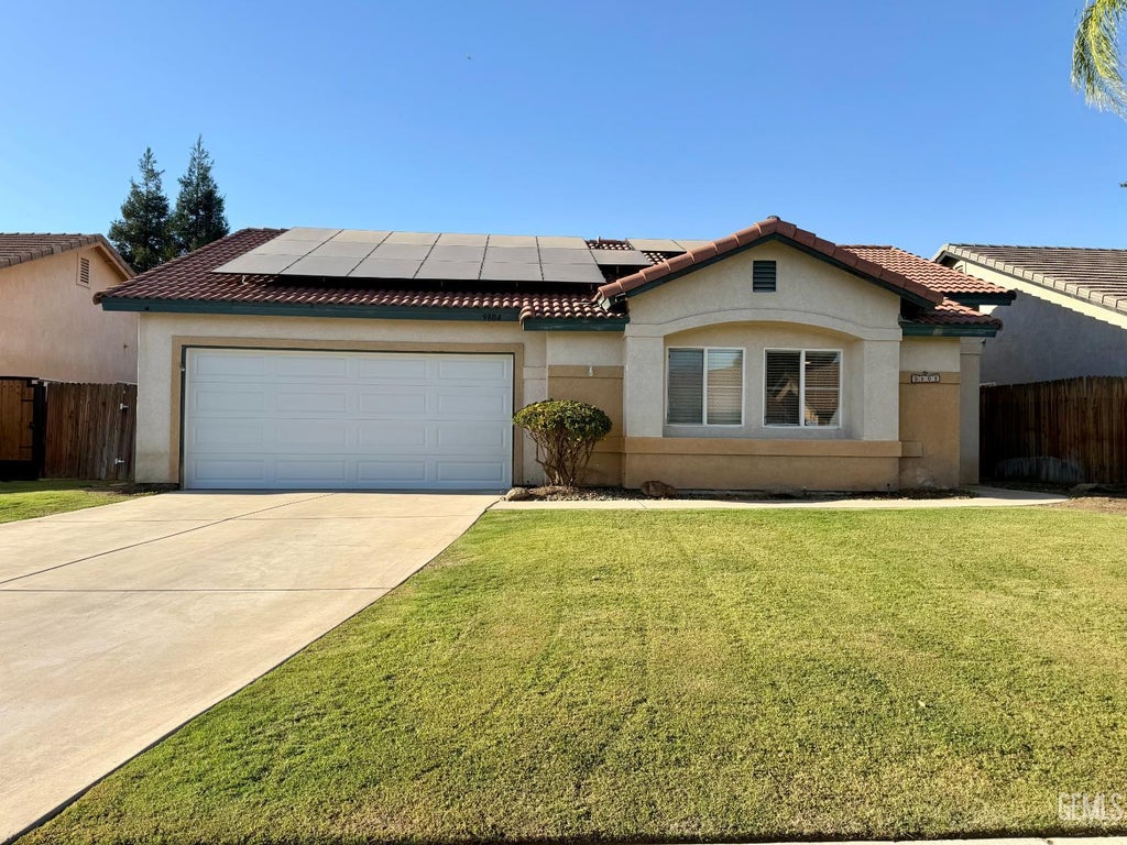 Photo of 9804 Battersea Park Drive, Bakersfield, CA 93312 (MLS # 202608268)