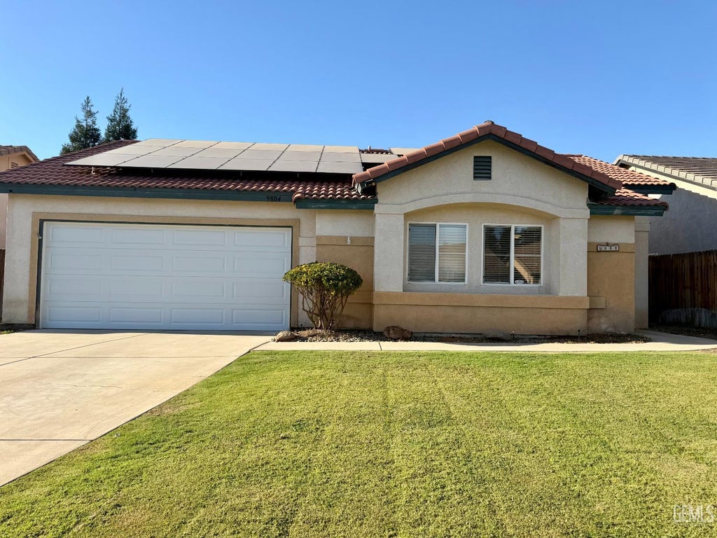 Photo of 9804 Battersea Park Drive, Bakersfield, CA 93312 (MLS # 202608268)