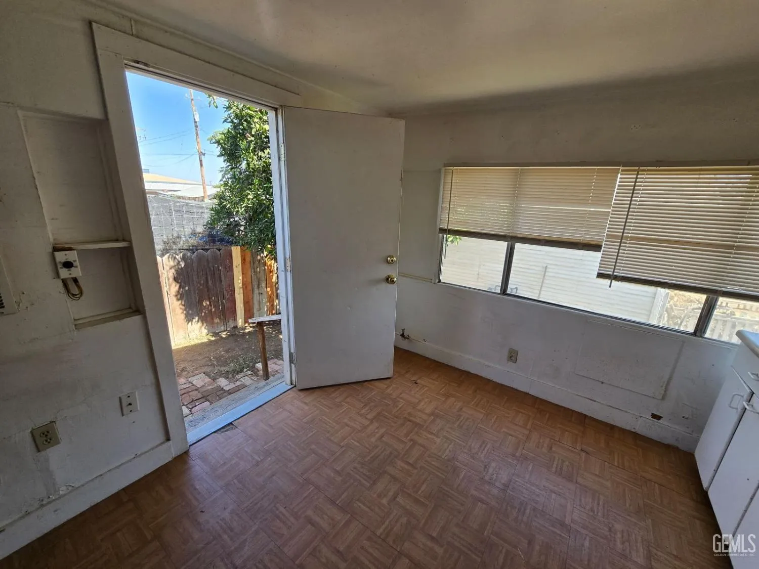 Taft, California 93268, United States, 2 Bedrooms Bedrooms, ,1 BathroomBathrooms,Residential,Active,194642