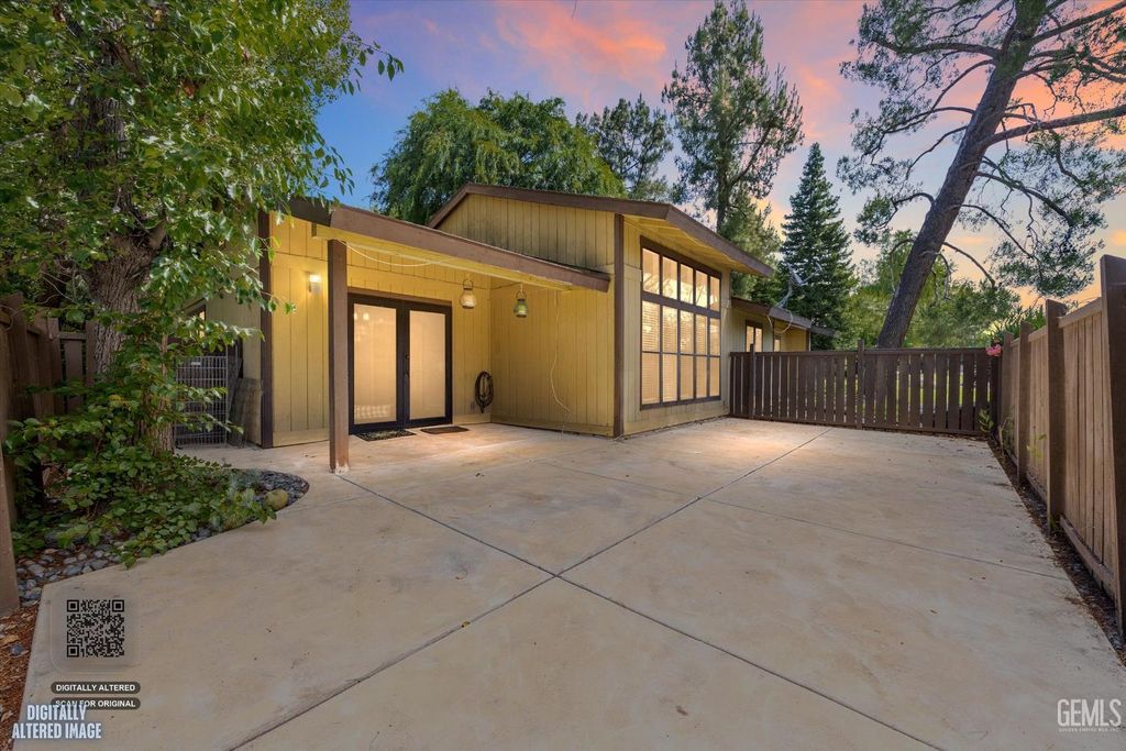 Photo of 5835 Riggs Court, Bakersfield, CA 93306 (MLS # 202605719)