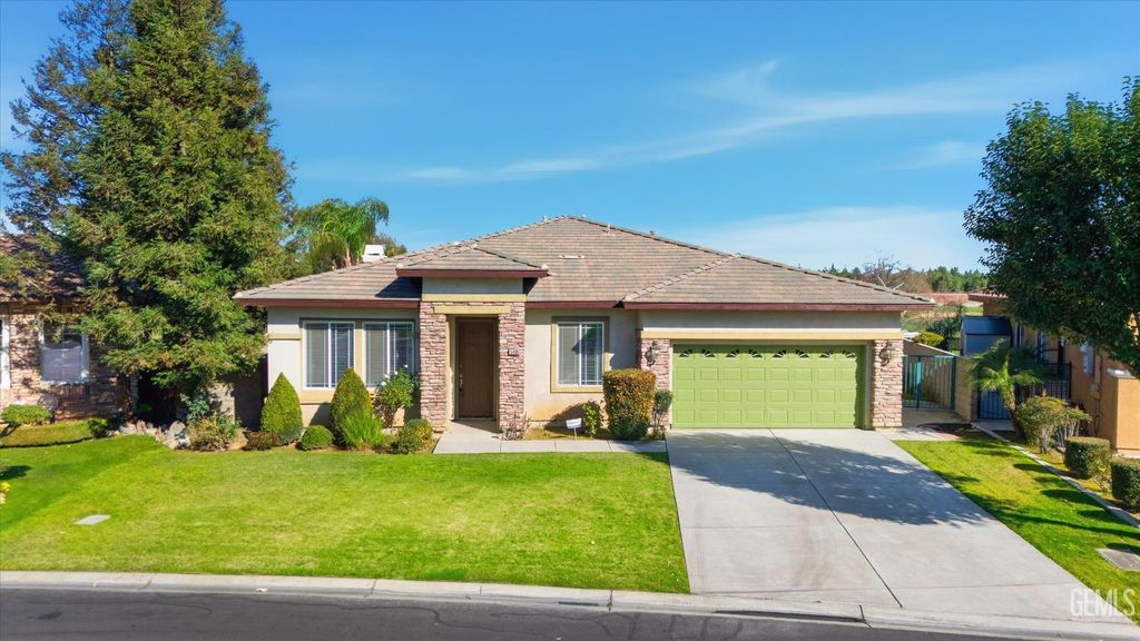 Photo of 5406 Pelican Hill Drive, Bakersfield, CA 93312 (MLS # 202601701)
