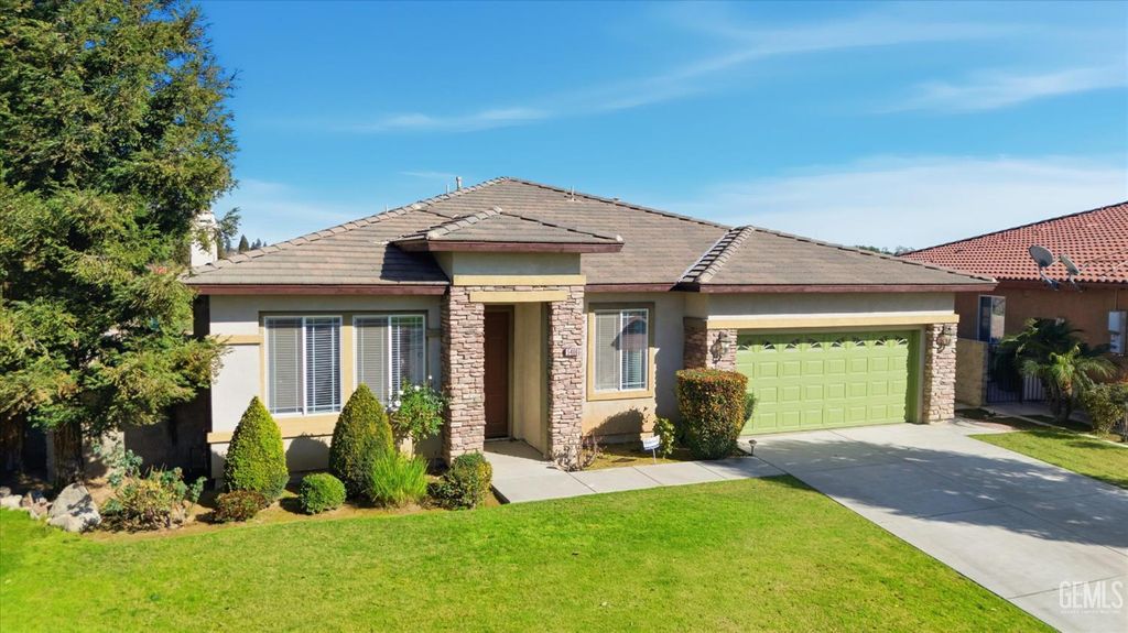 Photo of 5406 Pelican Hill Drive, Bakersfield, CA 93312 (MLS # 202601701)