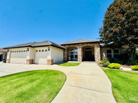 Photo of 11502 Summit Point Court, Bakersfield, CA 93312 (MLS # 202604673)