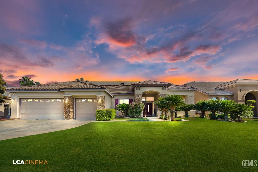 Photo of 13214 Giro Drive, Bakersfield, CA 93314 (MLS # 202606032)