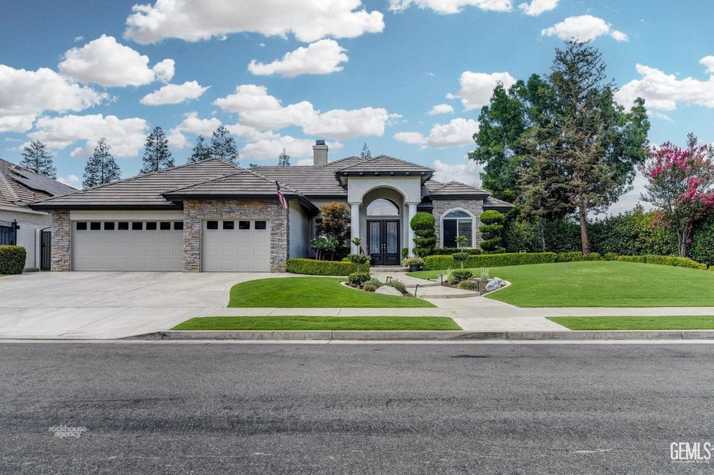 Photo of 11502 Crabbet Park Drive, Bakersfield, CA 93311 (MLS # 202603005)