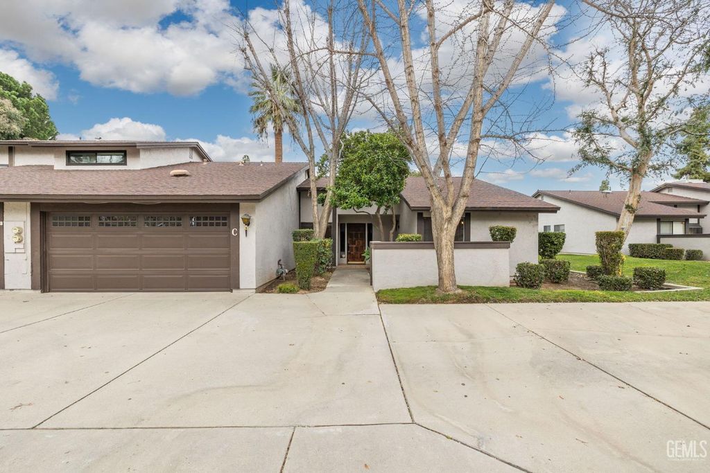 Photo of 5900 Kirkside Drive #C, Bakersfield, CA 93309 (MLS # 202601642)
