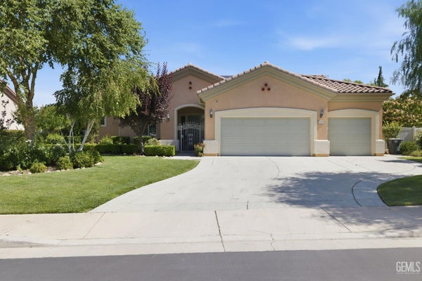14316 DEL WEBB CT, BAKERSFIELD, CA 93306 - Image e2120c4b704fff6597e07ec7e1ca0175/2243086016
