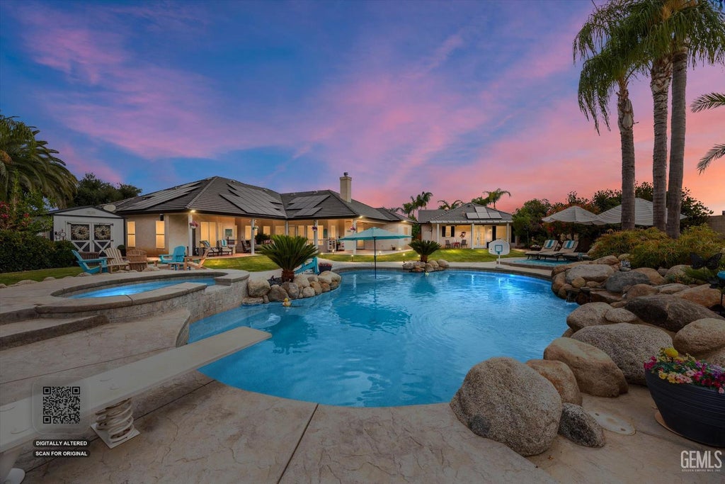 Photo of 3010 Redwood Forest Way, Bakersfield, CA 93314 (MLS # 202608040)