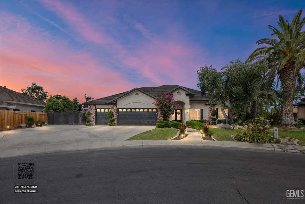 Photo of 3010 Redwood Forest Way, Bakersfield, CA 93314 (MLS # 202608040)