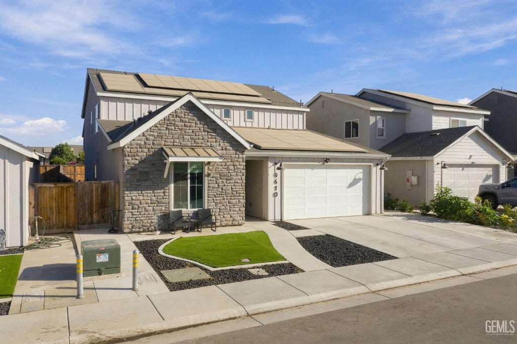 Photo of 9410 Sweetgum Hill Lane, Shafter, CA 93263 (MLS # 202610593)