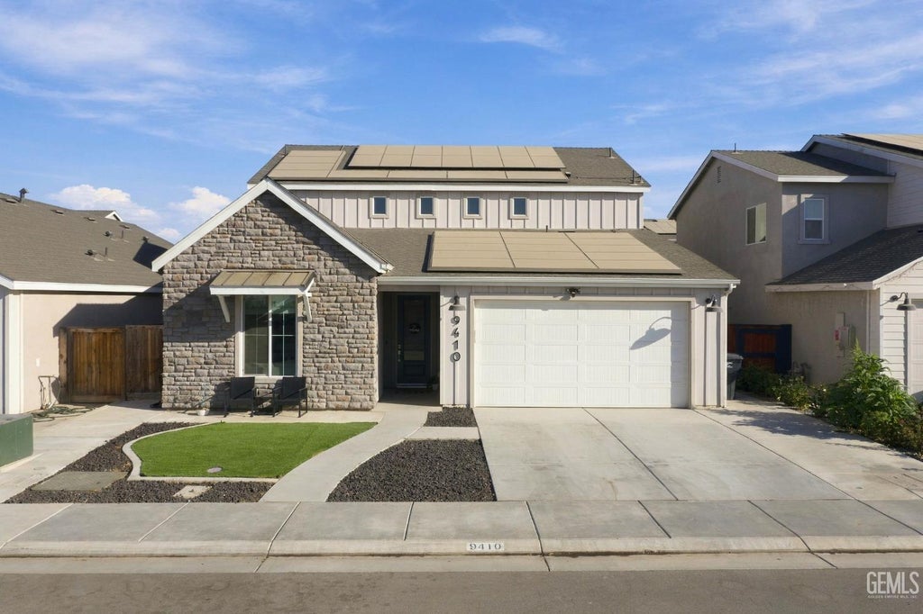 Photo of 9410 Sweetgum Hill Lane, Shafter, CA 93263 (MLS # 202610593)