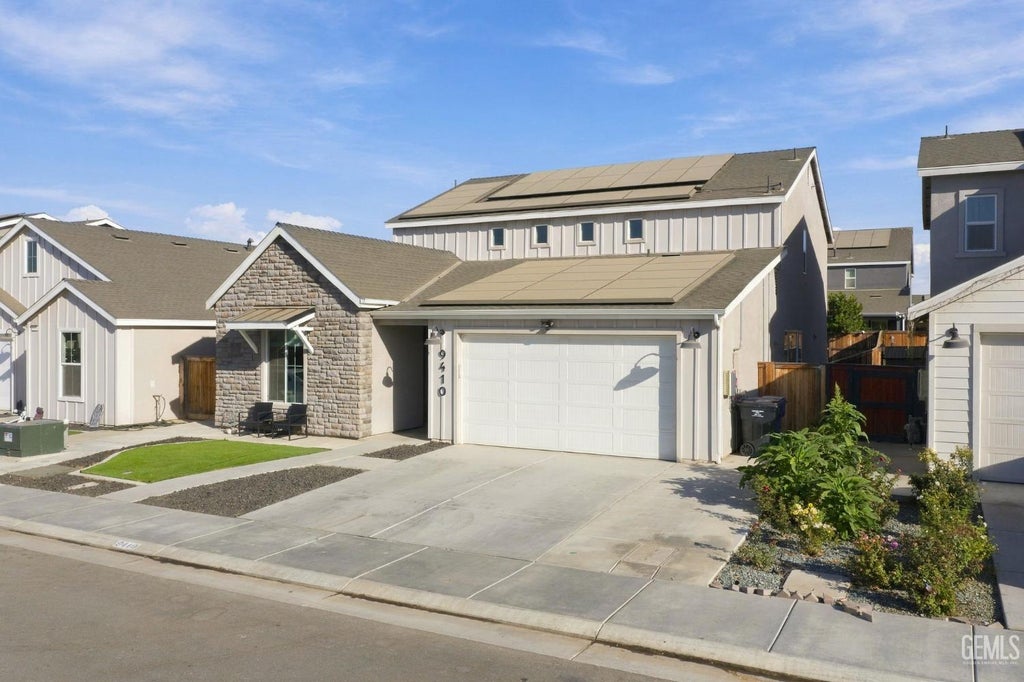 Photo of 9410 Sweetgum Hill Lane, Shafter, CA 93263 (MLS # 202610593)