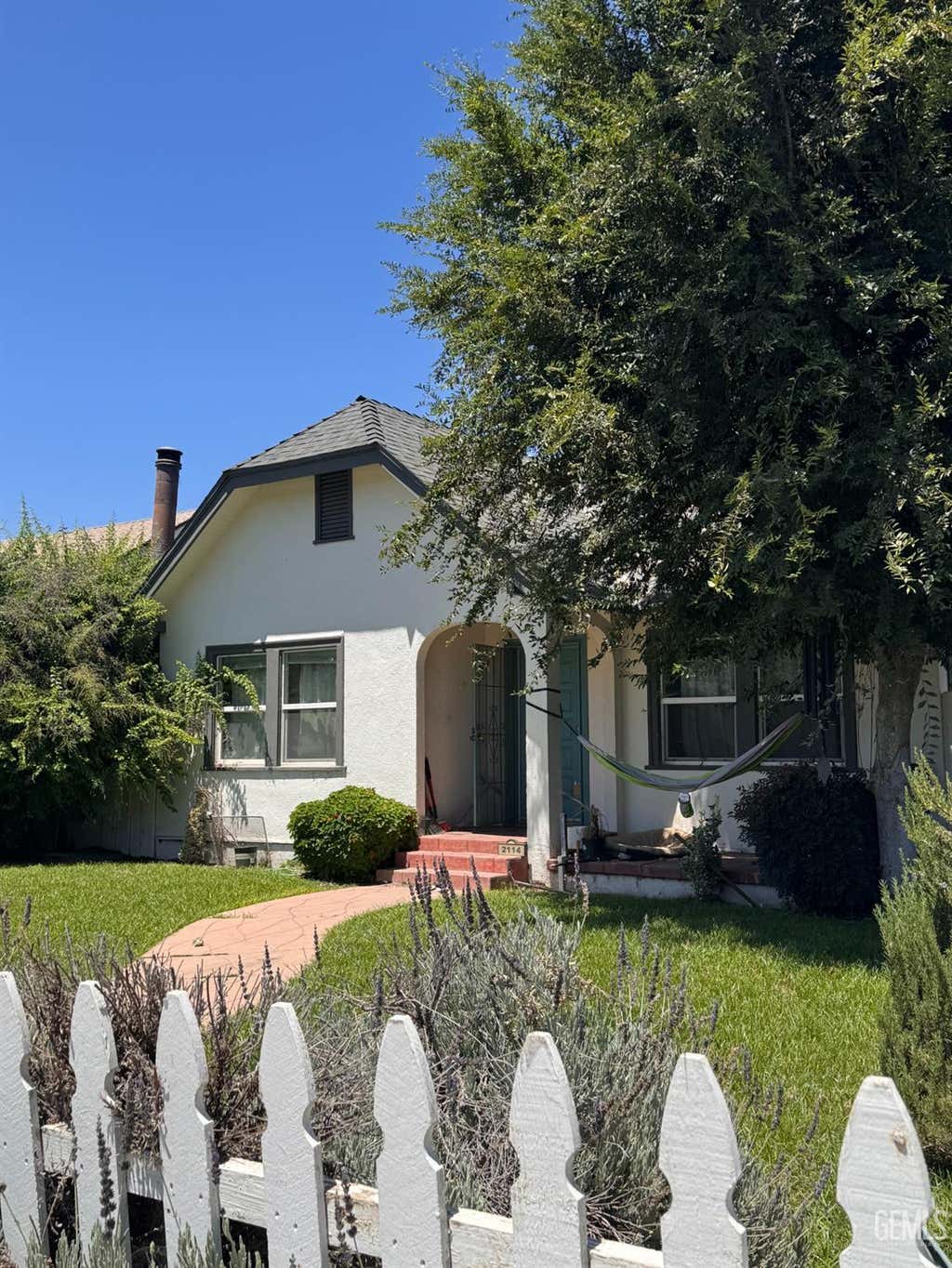 Photo of 2114 2nd Street, Bakersfield, CA 93304 (MLS # 202608446)