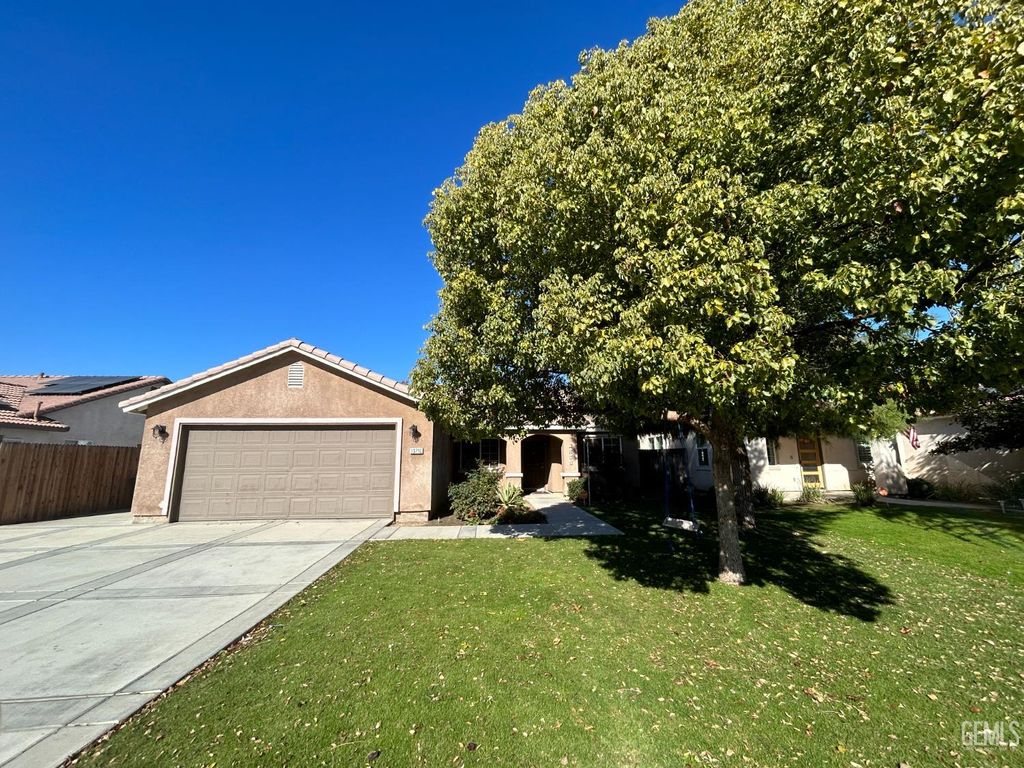 Photo of 10710 Coronado Pointe Drive, Bakersfield, CA 93311 (MLS # 202511229)