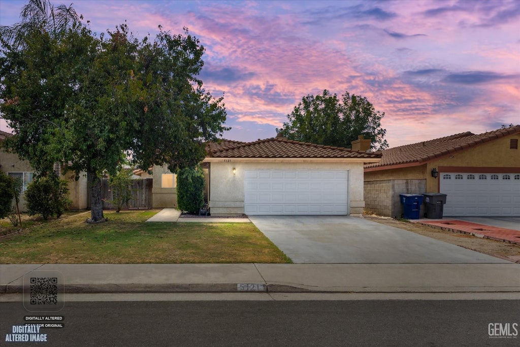 Photo of 5121 Gaylene Avenue, Bakersfield, CA 93307 (MLS # 202607713)