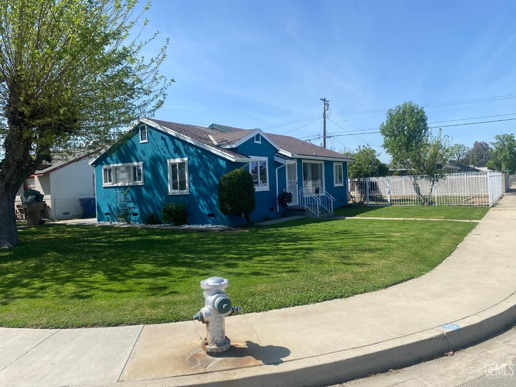 Photo of 3301 Bank Street, Bakersfield, CA 93309 (MLS # 202602950)