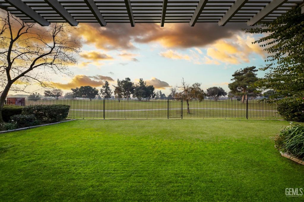 Photo of 10308 Dutch Iris Drive, Bakersfield, CA 93311 (MLS # 202600634)