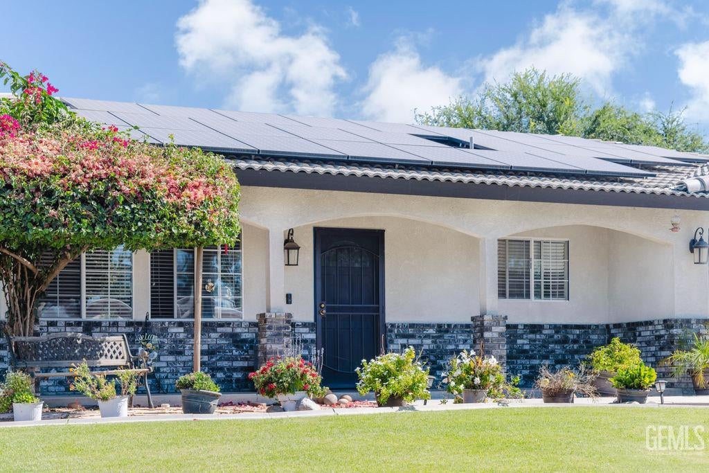 Photo of 10008 Atakapa Avenue, Bakersfield, CA 93312 (MLS # 202606487)