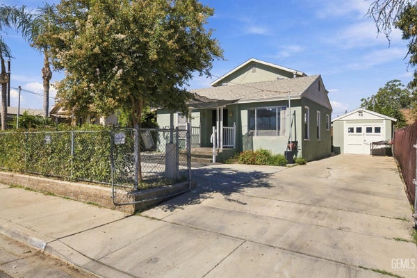 110 E BELLE AVE, BAKERSFIELD, CA 93308 - Image e4e95a776f4289b5fe094ffe310bb18b/78838854