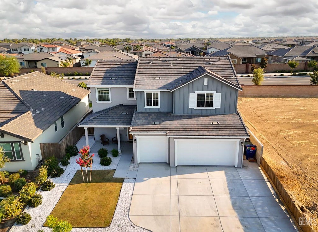 Photo of 15829 Cole Brook Court, Bakersfield, CA 93314 (MLS # 202608839)