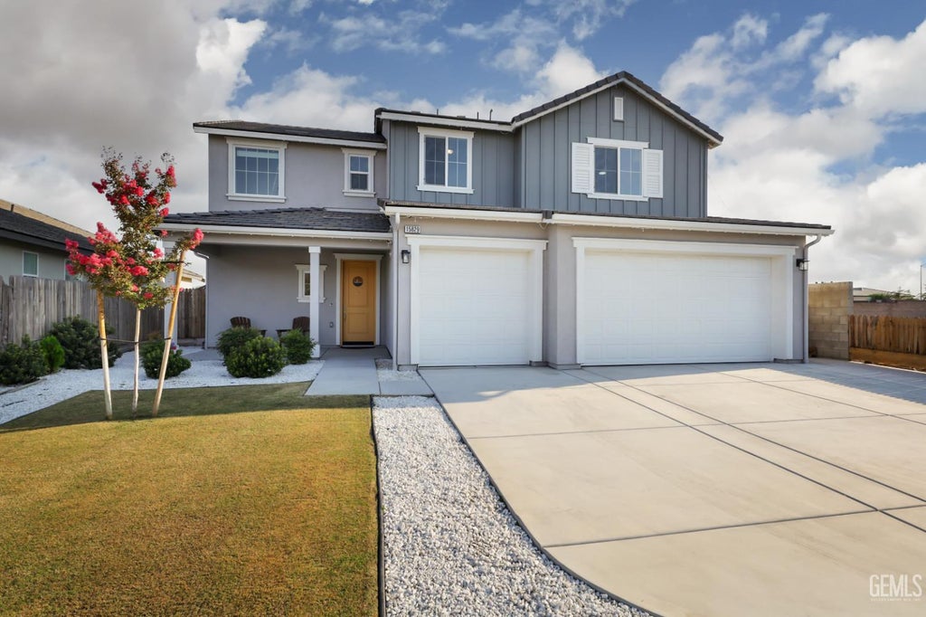 Photo of 15829 Cole Brook Court, Bakersfield, CA 93314 (MLS # 202608839)