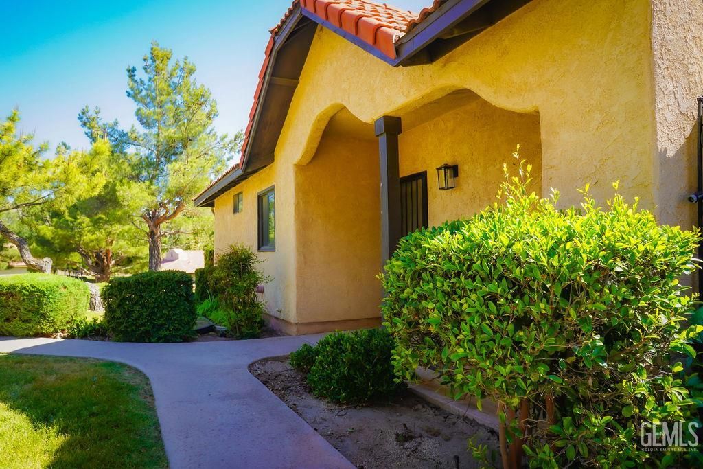 Photo of 28881 Shannon Court #8, Tehachapi, CA 93561 (MLS # 202603763)
