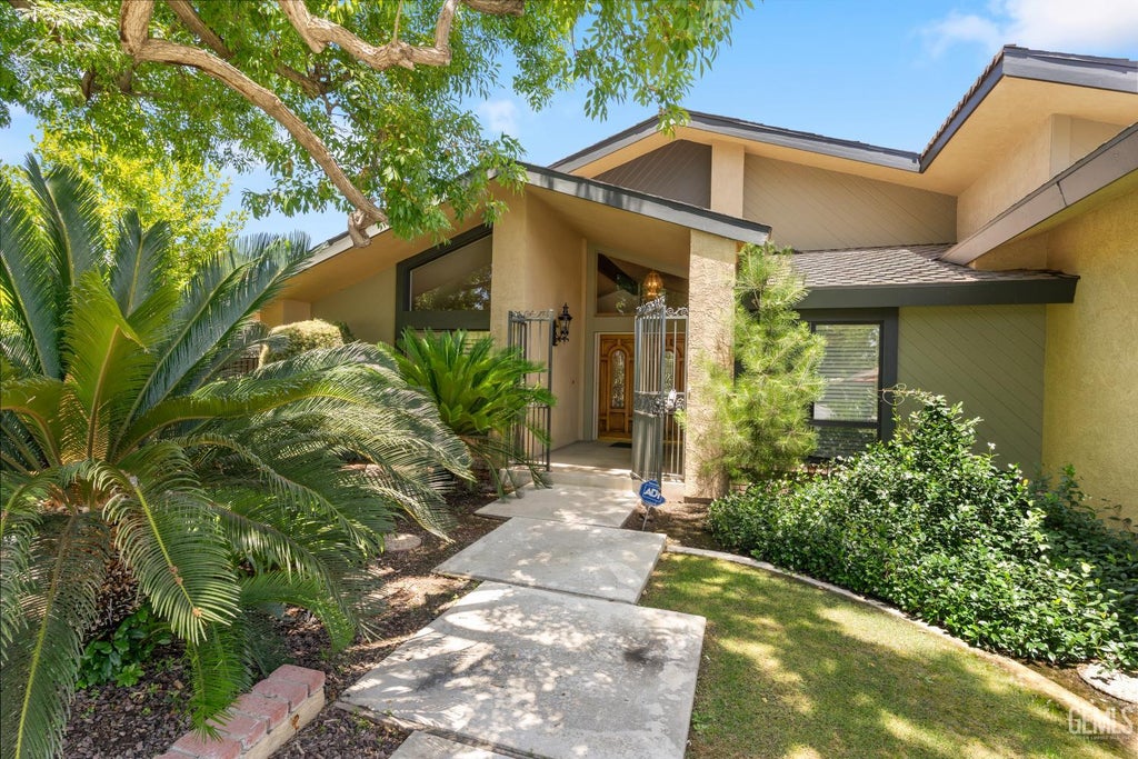 Photo of 7308 Budge Way, Bakersfield, CA 93309 (MLS # 202605997)