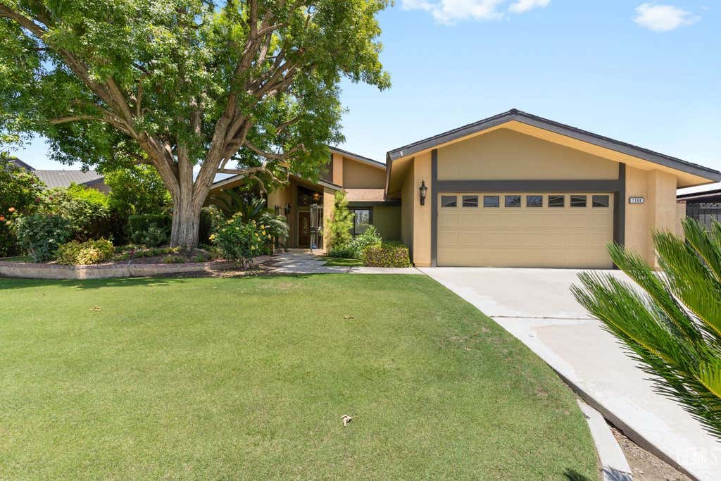 Photo of 7308 Budge Way, Bakersfield, CA 93309 (MLS # 202605997)