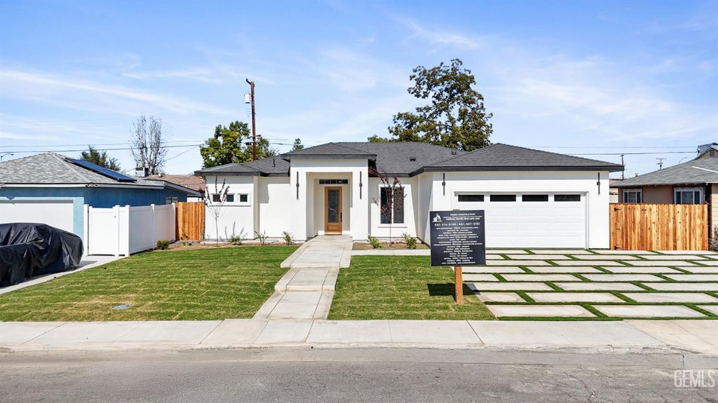 Photo of 3714 Brave Avenue, Bakersfield, CA 93309 (MLS # 202601952)