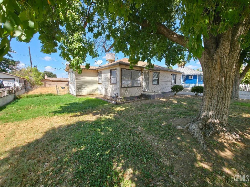 Photo of 6317 Tallman Avenue, Bakersfield, CA 93308 (MLS # 202510374)