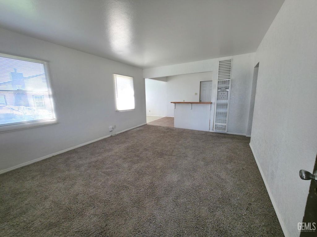 Photo of 6317 Tallman Avenue, Bakersfield, CA 93308 (MLS # 202510374)